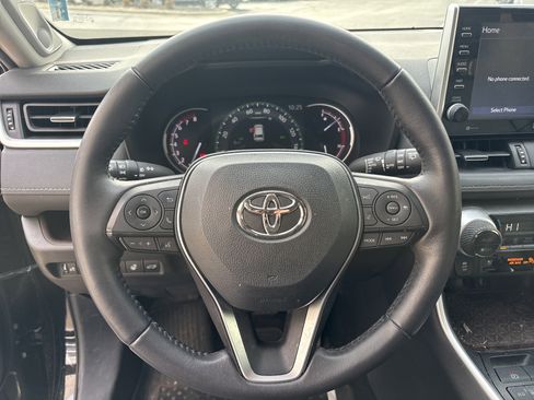Used 2022 Toyota RAV4 Limited image 18