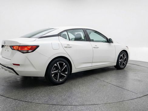 Used 2025 Nissan Sentra SV image 9