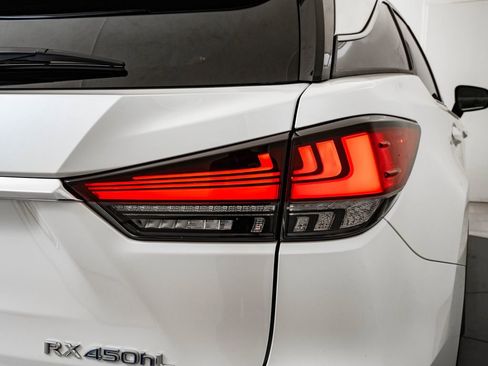 Used 2022 Lexus RX 450hL Luxury w/ Cold Area Package (CT) image 9