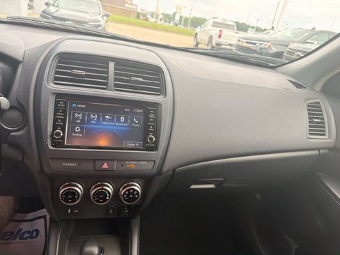 Used 2025 Mitsubishi Outlander Sport AWD image 21