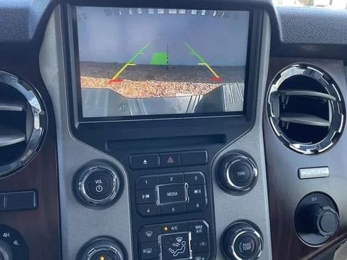 Used 2015 Ford F250 Lariat w/ Lariat Interior Package image 17