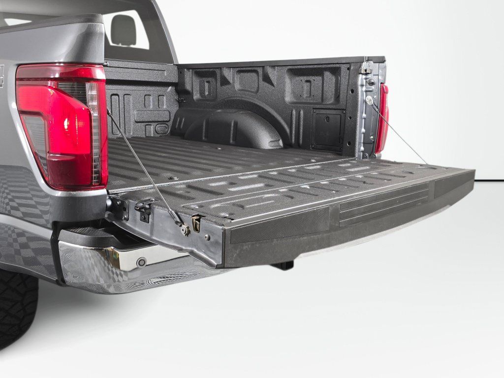 Used 2025 Ford F150 XLT w/ Equipment Group 301A Standard AWD/4WD image 17