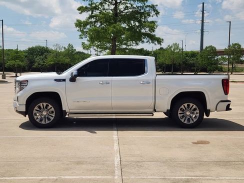 Used 2023 GMC Sierra 1500 Denali w/ Technology Package AWD/4WD image 4
