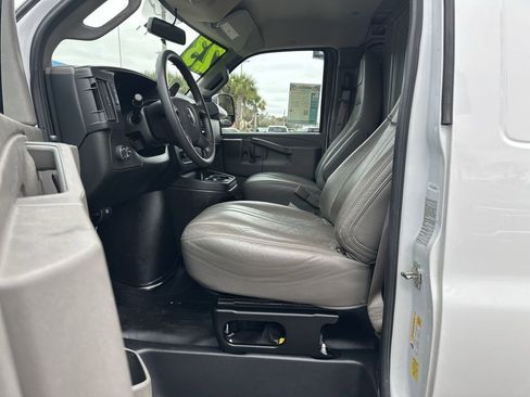 Used 2023 GMC Savana 2500 w/ Driver Convenience Package image 18