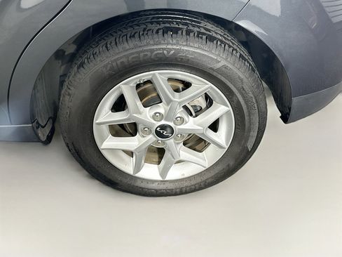 Used 2025 Kia Soul LX w/ LX Technology Package image 11