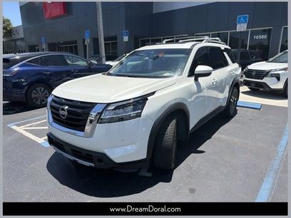 Used 2024 Nissan Pathfinder SL w/ SL Premium Package