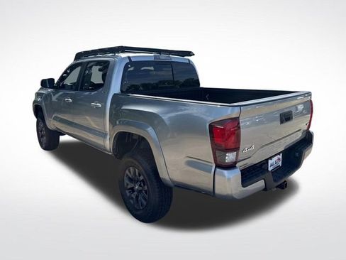 Used 2023 Toyota Tacoma SR5 w/ Technology Package AWD/4WD image 7