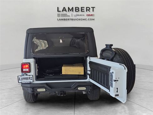 Used 2022 Jeep Wrangler Unlimited Sport AWD/4WD image 9