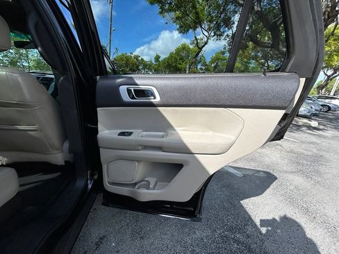 Used 2012 Ford Explorer XLT FWD image 32
