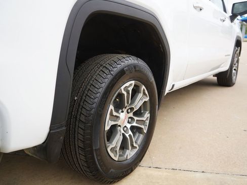 Used 2025 GMC Sierra 1500 SLT AWD/4WD image 10