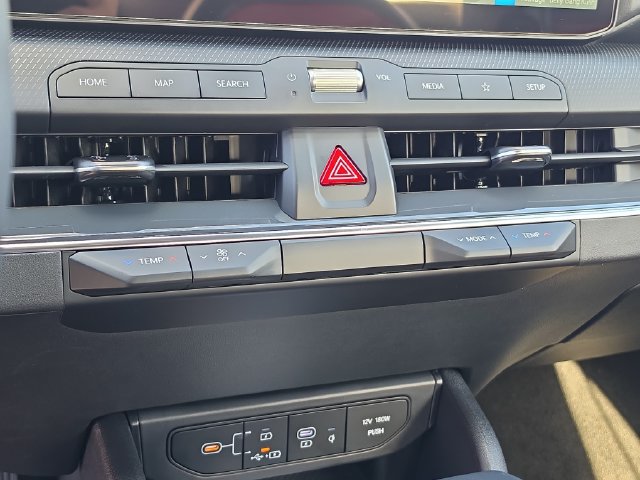 New 2027 Kia K4 GT-Line w/ GT-Line Premium Package FWD image 24