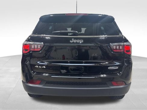 Used 2018 Jeep Compass Latitude w/ Cold Weather Group image 30