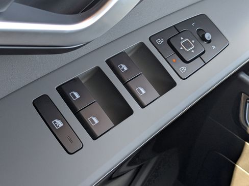 New 2026 Kia Niro EX image 28