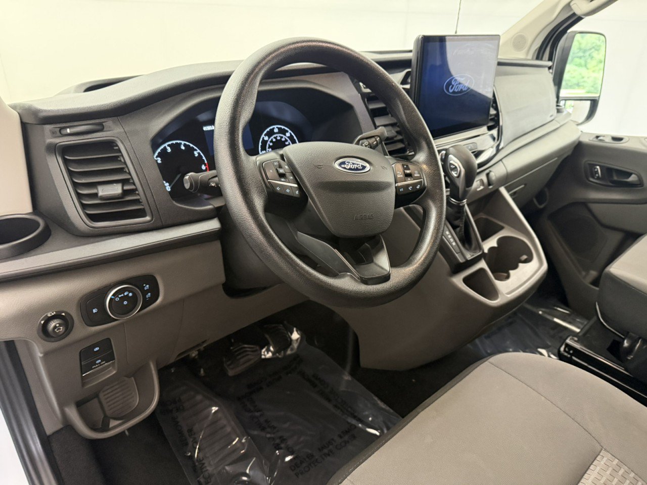 Used 2024 Ford Transit 350 XLT RWD image 18