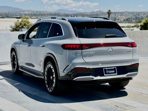 New 2026 Mercedes-Benz EQS 550 4MATIC SUV image 9