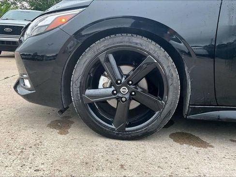 Used 2023 Nissan Sentra SR w/ Midnight Edition Package FWD image 10