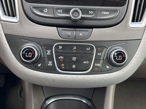 Used 2025 Chevrolet Malibu LT FWD image 18