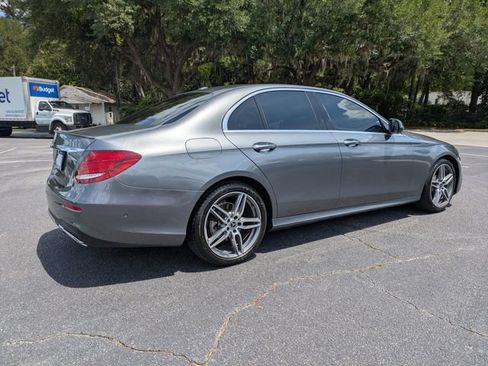 Used 2019 Mercedes-Benz E 300 image 4