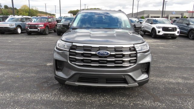 Used 2026 Ford Explorer Active AWD/4WD image 11