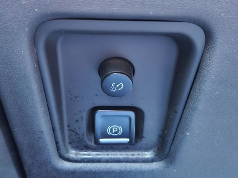 Certified 2024 Chevrolet Corvette Stingray Coupe w/ Chrome Exterior Badge Package image 24