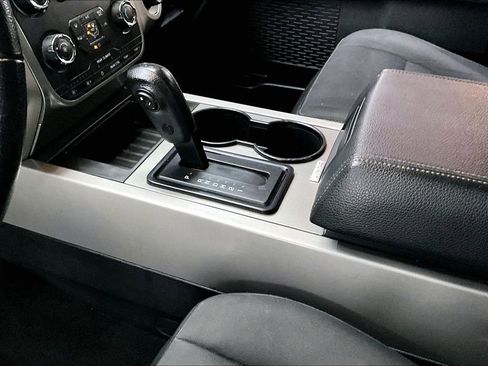 Used 2017 Ford Expedition XLT image 18