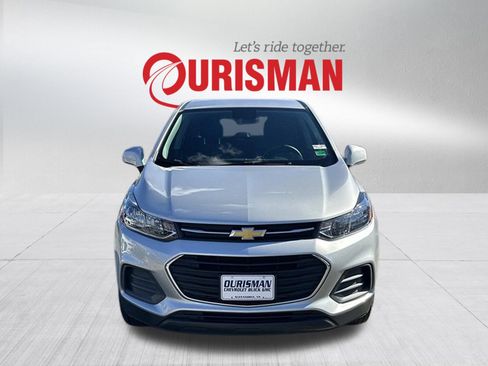 Certified 2022 Chevrolet Trax LS w/ Tint and Cruise Package image 6