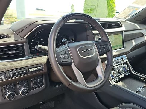 Used 2024 GMC Yukon XL Denali w/ Denali Reserve Package image 19
