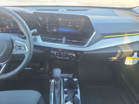 New 2025 Chevrolet Trax LT w/ LT Convenience Package image 18