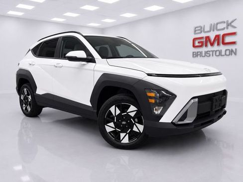 Used 2025 Hyundai Kona SEL AWD/4WD image 1