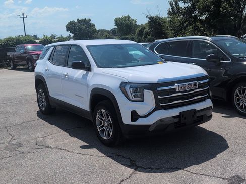 Used 2026 GMC Terrain Elevation AWD/4WD image 2