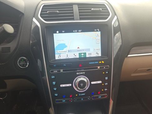 Used 2017 Ford Explorer Limited image 8