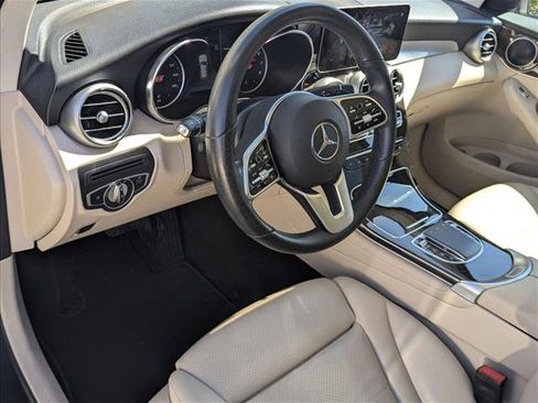 Used 2021 Mercedes-Benz GLC 300 image 5