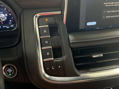 Used 2023 Chevrolet Tahoe High Country AWD/4WD image 18