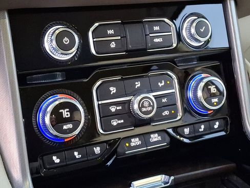 Certified 2021 GMC Yukon XL Denali image 23