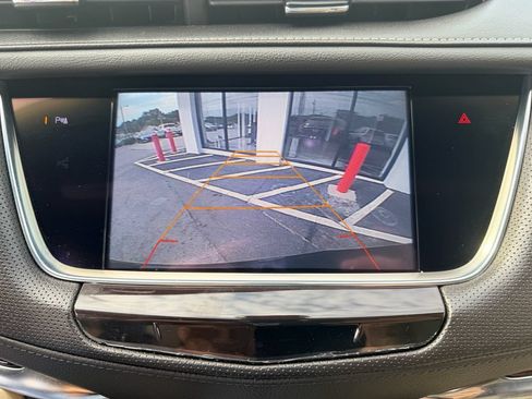 Used 2017 Cadillac XT5 Luxury w/ Driver Awareness Package FWD image 21