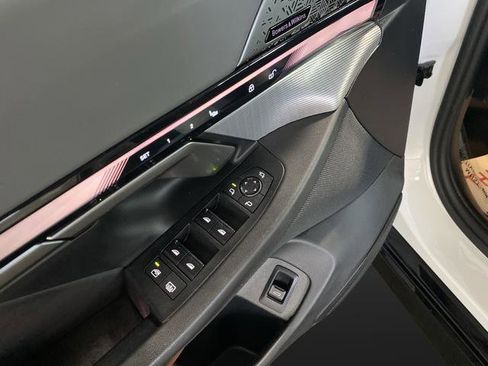 Used 2024 BMW 540i xDrive w/ Executive Package image 16