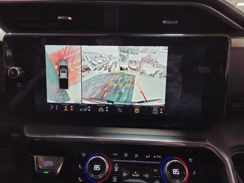 Used 2024 GMC Sierra 3500 Denali w/ Technology Package image 27