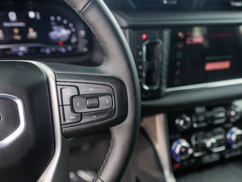 Used 2023 GMC Yukon Denali image 16