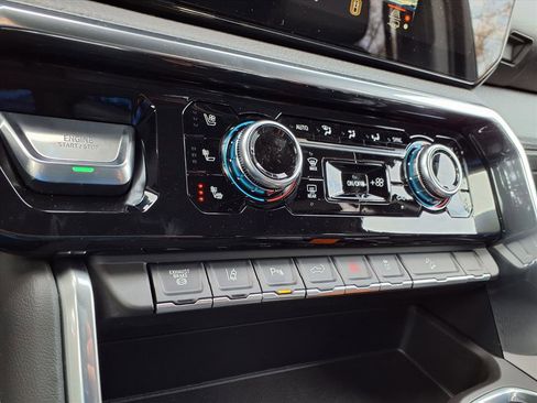 New 2026 GMC Sierra 2500 Denali w/ Denali Reserve Package image 6