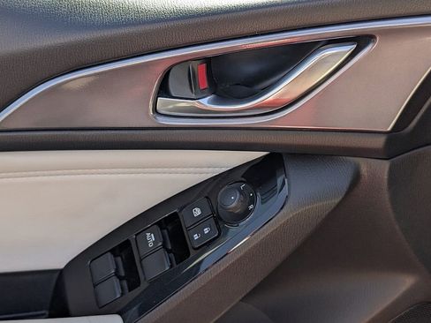 Used 2018 MAZDA MAZDA3 Grand Touring w/ Premium Equipment Package image 31