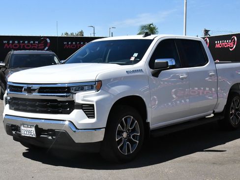 Used 2025 Chevrolet Silverado 1500 LT w/ LPO, Dark Essentials Package AWD/4WD image 3