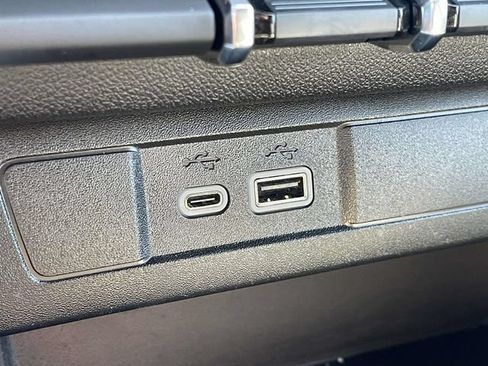 Used 2025 Chevrolet Colorado W/T RWD image 20
