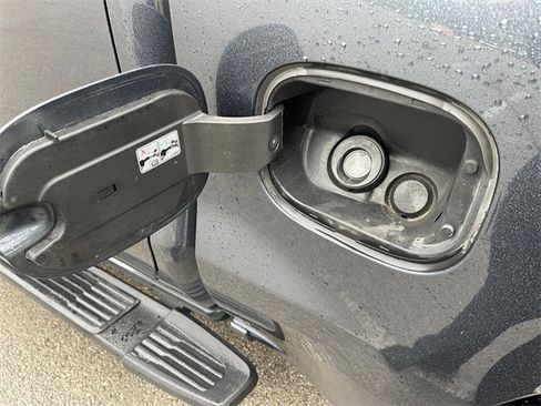 Used 2022 Chevrolet Silverado 1500 RST w/ Z71 Off-Road Package image 21