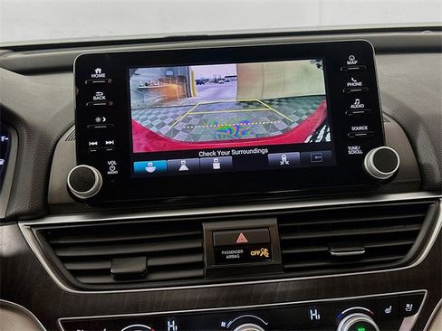 Used 2018 Honda Accord Touring image 14