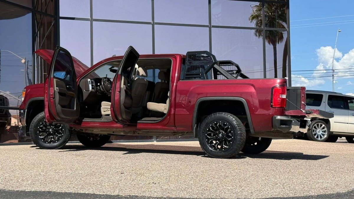 Used 2015 GMC Sierra 1500 SLE w/ SLE Value Package AWD/4WD image 29