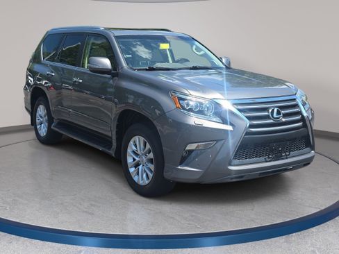 Used 2014 Lexus GX 460 w/ Premium Package AWD/4WD image 3