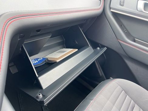 Certified 2025 Ford Explorer ST-Line image 17