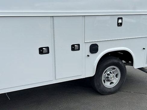 New 2024 Chevrolet Express 3500 w/ Power Convenience Package image 9