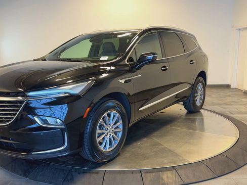 Used 2024 Buick Enclave Premium image 4
