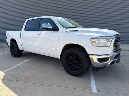 Used 2023 RAM 1500 Laramie AWD/4WD image 1